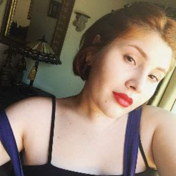 Meet the Posher Other - Meet your Posher, Yasmin